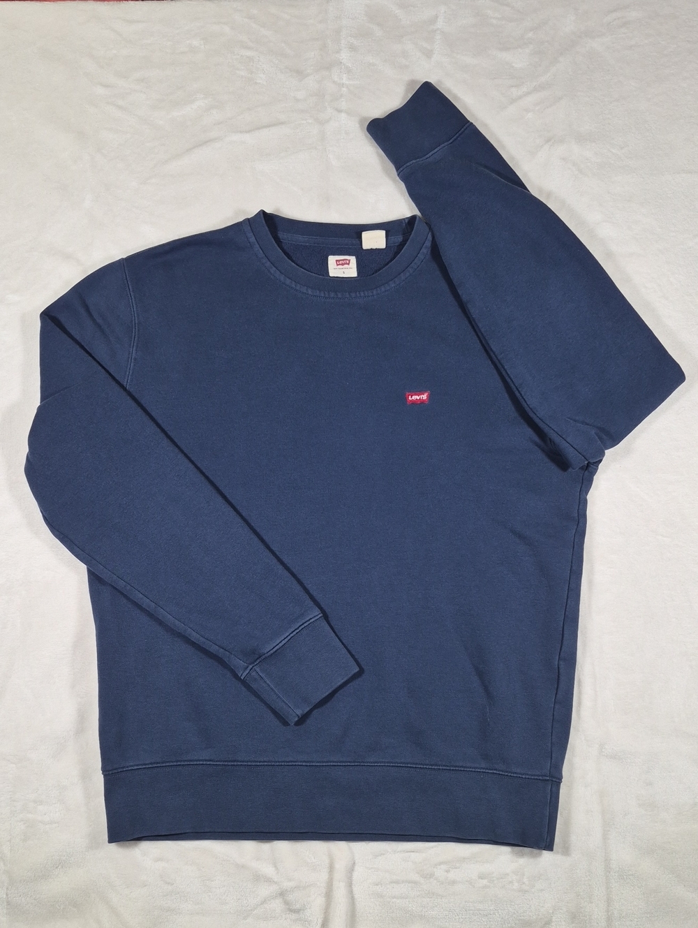 Levi's Men's Dark Blue Crewneck Sweatshirt with Red Logo